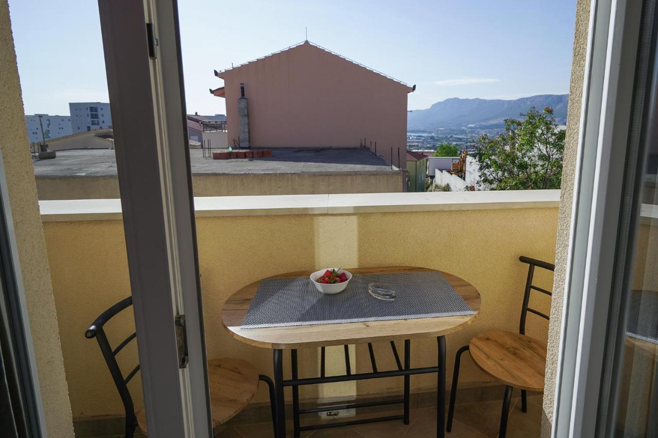 Studio Apartman M&F Apartment Split Exterior photo